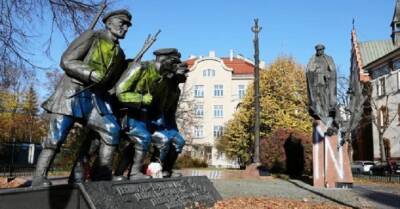 Юзеф Пилсудский - В Польше арестовали украинца-вандала, разрисовавшего памятник Пилсудскому - kp.ua - Украина - Польша