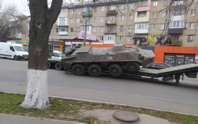 В Харькове БТР свалился с тягача - korrespondent.net - Украина - Киев - Харьков