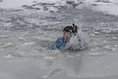 В Удмуртии рыбак едва не погиб, провалившись под лед - gorodglazov.com - респ. Удмуртия - район Завьяловский