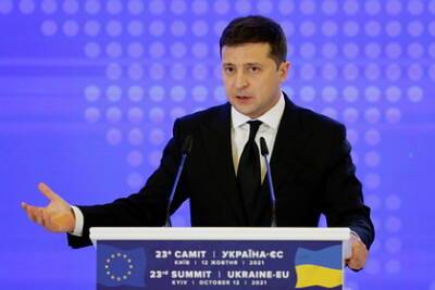 Владимир Зеленский - Зеленский прокомментировал отключение света на Украине - lenta.ru - Украина