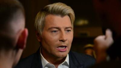 Николай Басков - Андрей Малахов - Признал своего: тигренок справил нужду на руках у Баскова - 5-tv.ru - Россия