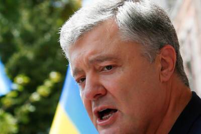 Владимир Путин - Петр Порошенко - Порошенко назвал указ Путина по товарам из Донбасса пощечиной - lenta.ru - Россия - Украина - Киев - Луганская обл. - Донецкая обл.