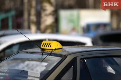 В Сосногорске таксиста оштрафовали за потерянную пассажиром банковскую карту - bnkomi.ru - респ. Коми - Сосногорск