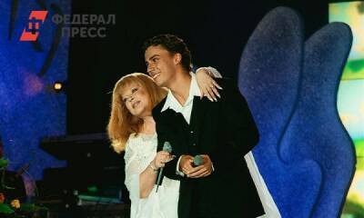 Алла Пугачева - Максим Галкин - Бенджамин Баттон - Алла Пугачева оголила стройные ноги в обнимку с молодым мужем - fedpress.ru - Москва