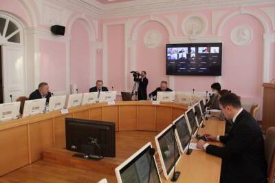 Распределять деньги внимательно и аккуратно - infox.ru - Омск