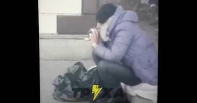 В Полтаве женщина на глазах у пассажиров вокзала съела живого голубя (видео) - focus.ua - Украина - Полтава