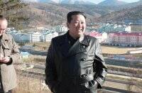 Ким Ченын - Ким Ченир - Похудевший и в черном плаще: Ким Чен Ын впервые за месяц показался на людях - vlasti.net - КНДР - Пхеньян - Корея