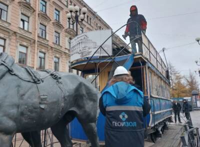 Запущенный памятник конке на Васильевском острове начали разбирать - neva.today - Санкт-Петербург - район Васильевский