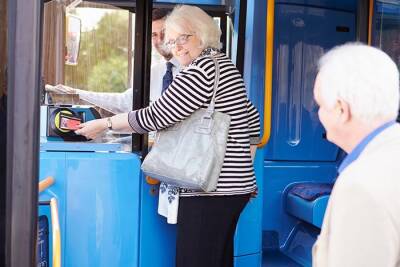Пожилые люди на юго-западе Германии скоро смогут обменять водительские удостоверения на билеты на общественный транспорт - rusverlag.de - Германия - земля Баден-Вюртемберг