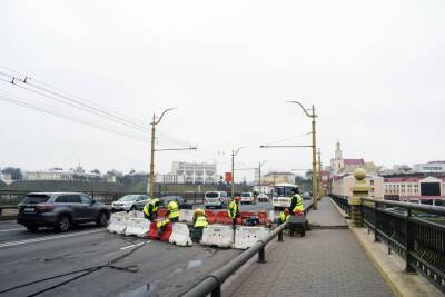 Планируйте маршруты заранее. Старый мост в центре Гродно частично закрыли на реконструкцию - grodnonews.by - Белоруссия