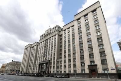 Госдума приняла закон о продлении предельного срока службы высших офицеров - aif.ru - Россия