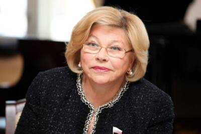 Елена Драпеко - Драпеко объяснила слова про плохое питание депутатов - mk.ru - Россия