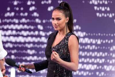 Алина Загитова - Загитова бьёт рекорды в Tiktok: новые ролики Алины собрали миллион просмотров за три часа. ВИДЕО - sport.ru