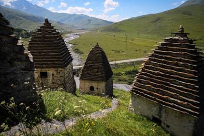 В Северной Осетии захотели создать центр активного туризма рядом с некрополем - lenta.ru - респ. Алания - район Пригородный