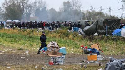 Власти Франции эвакуируют лагерь беженцев на берегу Ла-Манша - ru.euronews.com - Россия - США - Украина - Англия - Италия - Белоруссия - Германия - Франция - Ирак - Польша - Афганистан