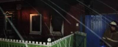 В Назарове в ночном пожаре погиб 3-летний ребенок, еще трое детей пострадали - runews24.ru - Красноярский край