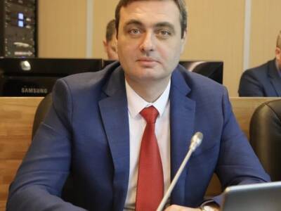 Артем Самсонов - Показал ребенку фаллоимитатор: в Приморье депутата-коммуниста задержали за домогательства к мальчику - bloknot.ru - Россия - Приморье край - Владивосток