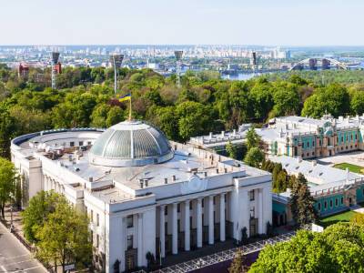 Владимир Зеленский - Виталий Кличко - Возле Верховной Рады пройдет флешмоб "Руки прочь от Киева!" против законопроекта о столице от "Слуги народа" - gordonua.com - Украина - Киев