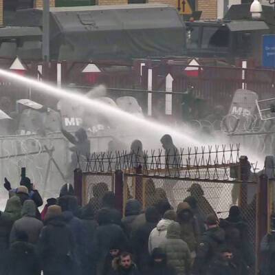 Станислав Жарын - Польские силовики минувшей ночью отразили попытку штурма границы с Белоруссией - radiomayak.ru - Белоруссия - Польша