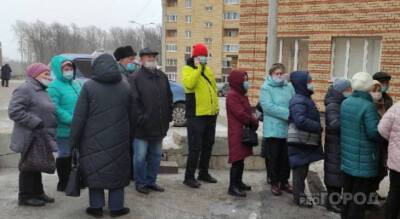 МФЦ Чувашии продолжают штурмовать привитые пенсионеры: за день более трех тысяч обращений - pg21.ru - респ. Чувашия