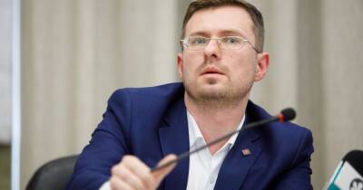 Игорь Кузин - В Минздраве пригрозили врачам-"антивакцинаторам" увольнением - dsnews.ua - Украина