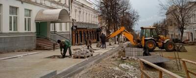 Карл Маркс - Укладку плитки на правой стороне главной пешеходной улицы Пензы завершат к зиме - runews24.ru - Пенза
