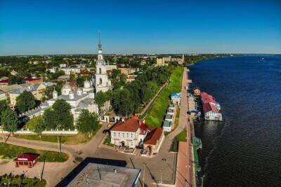 Туристам будет ориентироваться проще: в Кинешме появился специальный стенд - mkivanovo.ru - Ивановская обл.