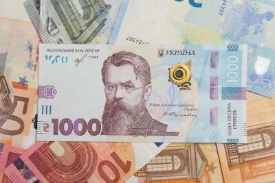 Закрытие межбанка: гривня упала к доллару, но выросла до евро - epravda.com.ua - США - Украина