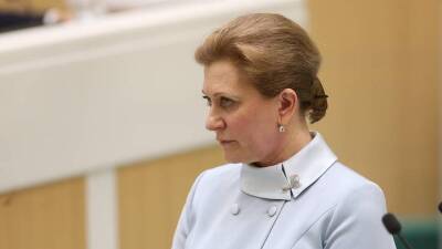 Анна Попова - «Детей бережем»: Попова оценила заболеваемость COVID-19 среди молодежи - vm.ru - Россия - США