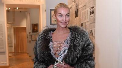 Анастасия Волочкова - Анастасия Волочкова: «Люди посчитывают количество „Просекко“ в моем бокале» - 5-tv.ru - Турция - Европы