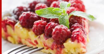 Легкий десерт: диетический пирог с малиной и творогом - profile.ru