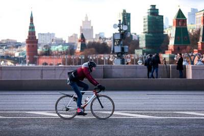Евгений Тишковец - Синоптик пообещал москвичам «барическую пропасть» в выходные - lenta.ru - Москва