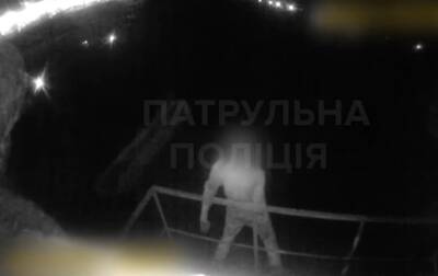 В Сумах отговорили мужчину от прыжка с моста - korrespondent.net - Украина - Сумская обл.
