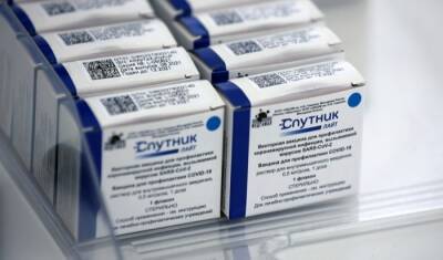 Около 100 тыс. доз вакцины "Спутник Лайт" поступит в декабре в Красноярский край - interfax-russia.ru - Красноярский край - Красноярск