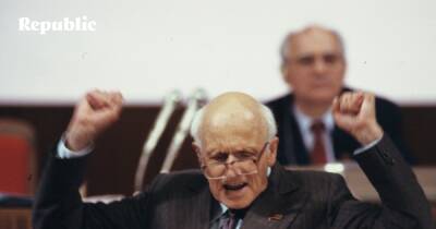 История «Мемориала»*, который помог зарегистрировать Горбачев и поддерживал Ельцин. При Путине его хотят закрыть - republic.ru - Москва
