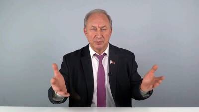 Валерий Рашкин - Валерий Рашкин признался, что это он застрелил лося, разделанную тушу которого нашли у него в багажнике - 1tv.ru - Саратовская обл.