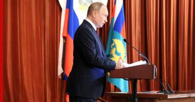 Владимир Путин - Путин поручил повысить прожиточный минимум, МРОТ и сохранить индексацию пенсий - profile.ru - Россия