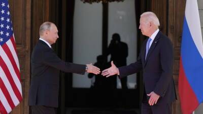 Владимир Путин - Дмитрий Песков - Анатолий Антонов - Джо Байден - Песков допустил возможность контактов Путина и Байдена до нового года - russian.rt.com - Россия - США - Вашингтон