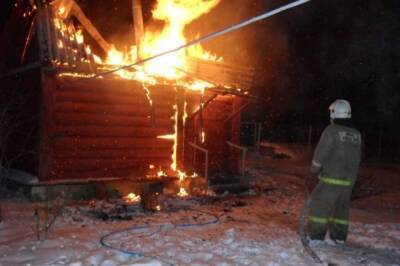 В Хабаровском крае ночью загорелось два жилых дома - hab.aif.ru - Россия - Хабаровский край - Солнечный