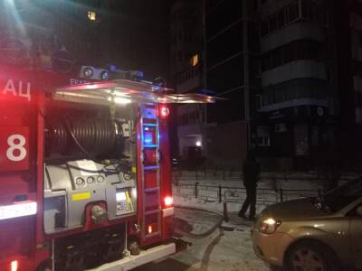 Ночью в Екатеринбурге во время пожара в 16-этажке погиб пенсионер - znak.com - Екатеринбург - Свердловская обл.