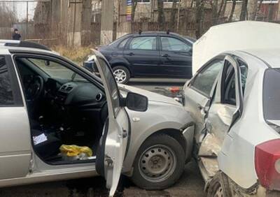 Рязанка устроила массовое ДТП на Ряжском шоссе - ya62.ru - Рязанская обл.