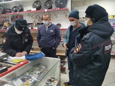 В Серове полиция проверила коммунистов, собирающих подписи против QR-кодов - znak.com - Россия