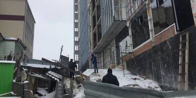 В Новосибирске скончался второй рабочий из упавшей люльки на стройплощадке - runews24.ru - Новосибирск - район Октябрьский, Новосибирск