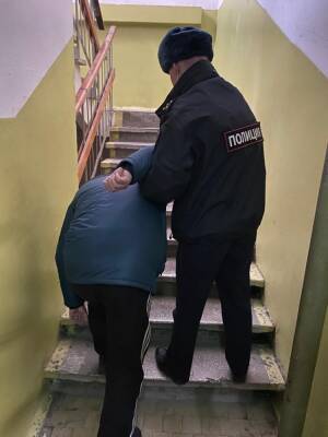 Валерий Горелых - В Екатеринбурге подозреваемый напал на следователя с ножом во время допроса в полиции - znak.com - Россия - Екатеринбург - Свердловская обл.