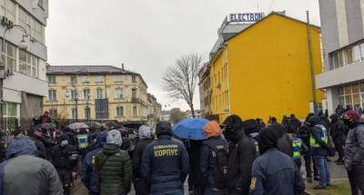 Нацкорпус проконтролировал ситуацию под судом, где выбирали меру пресечения для Остапа Стахива - politeka.net - Украина