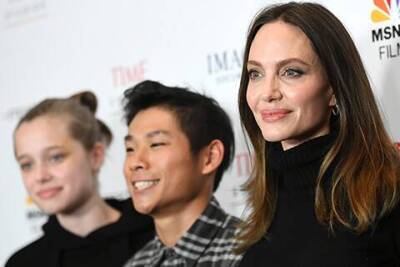Анджелина Джоли - Angelina Jolie - Анджелина Джоли с детьми Шайло и Паксом посетила премьеру в Лос-Анджелесе - skuke.net - Лос-Анджелес