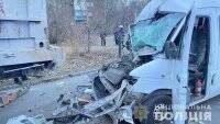 В Запорожье маршрутка въехала в грузовик: есть пострадавшие - vlasti.net - Украина - Запорожская обл. - Запорожье