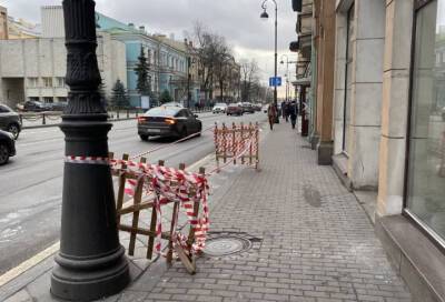 В Петербурге обрушился фасад здания на проезжую часть - online47.ru - Россия - Санкт-Петербург