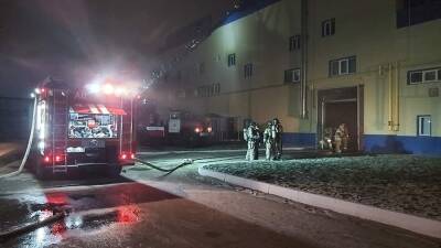 Площадь пожара в цехе в Ульяновске достигла 10 тыс. кв. м - iz.ru - Россия - Израиль - Ульяновск - район Засвияжский