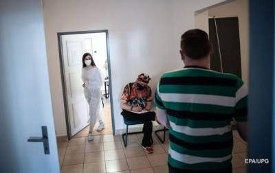 В МОЗ объяснили, как привитым за границей украинцам получить COVID-паспорт - korrespondent.net - Украина